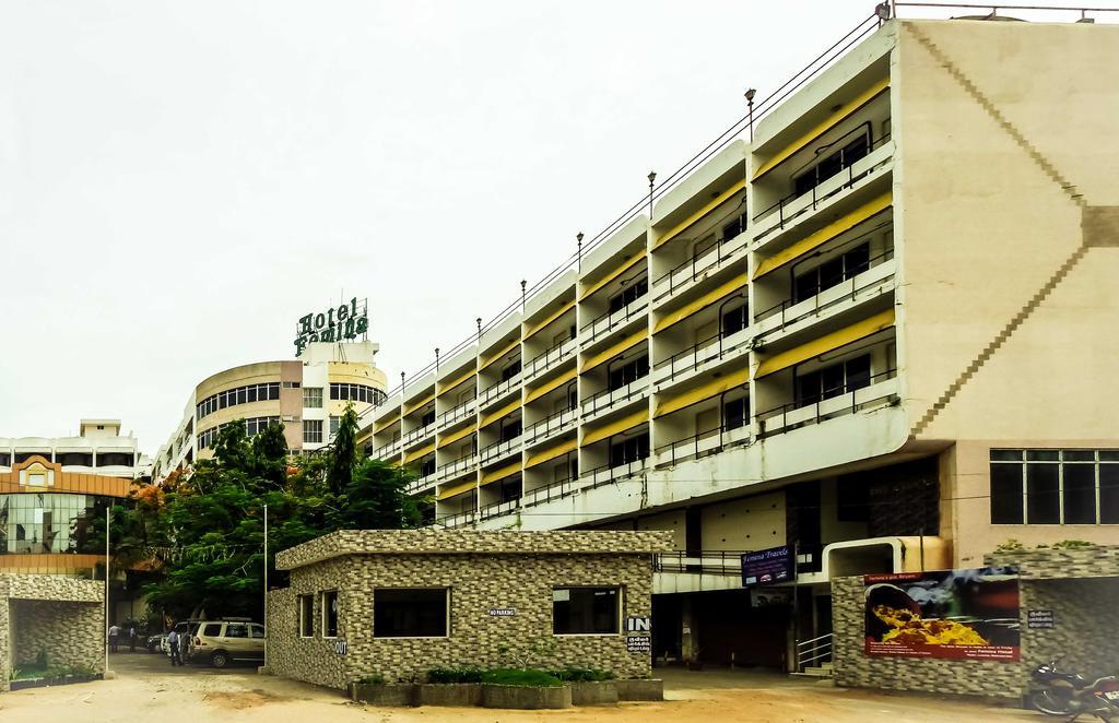 Femina Hotel Tiruchirappalli Exterior foto