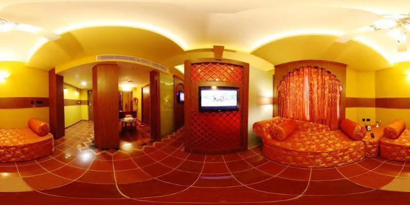 Femina Hotel Tiruchirappalli Exterior foto