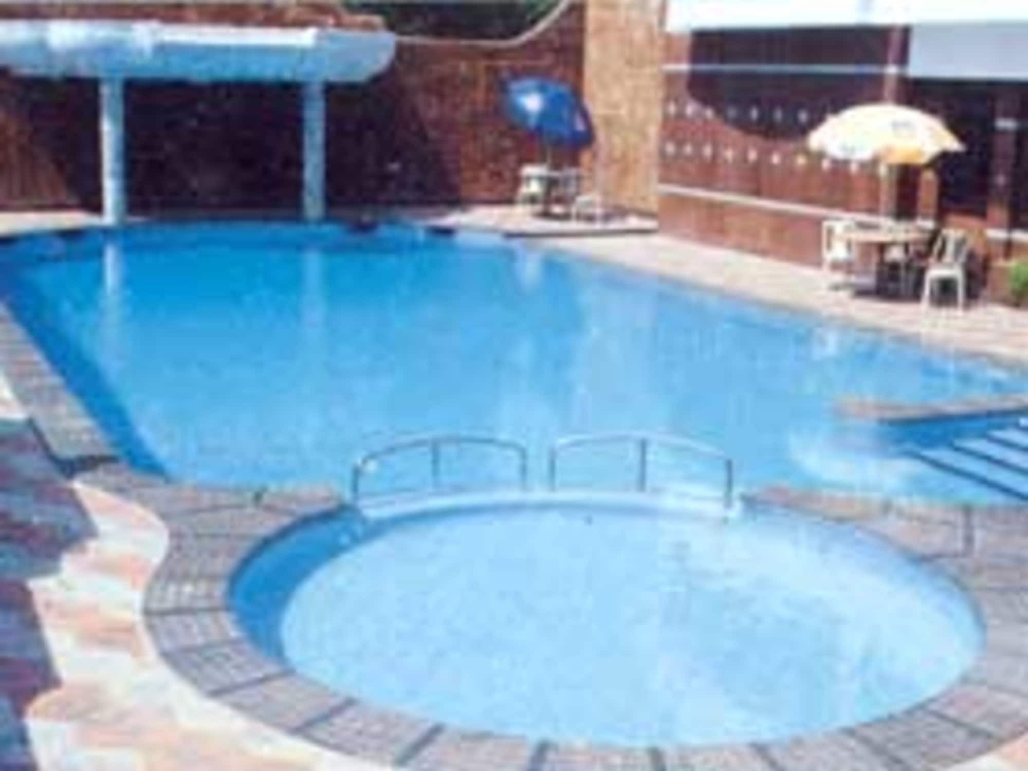 Femina Hotel Tiruchirappalli Exterior foto